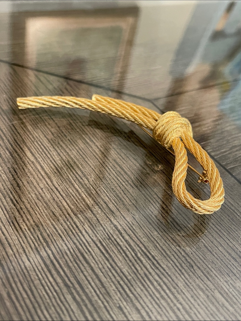 Christian Dior Vintage Knotted Rope Brooch - Gold-tone Metal - Picture 4 of 17